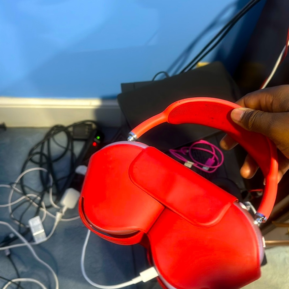 AirPods Max Pink brand new very good condition